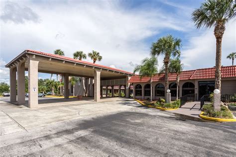 Our hotel near Oak Hills Golf Club is close to Commercial WayU. . Pet friendly hotels spring hill fl